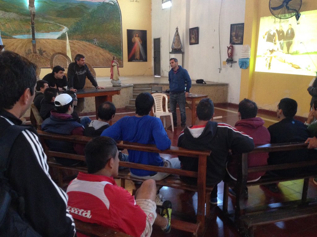 dlanusse's tweet photo. Ayer cerramos la gira a TUC en el penal, dándoles una charla motivadora para q arranquen a entrenar https://t.co/FTpiNj6ZmH