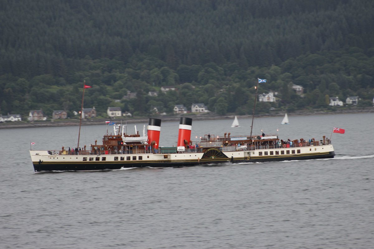 ArgyllSeaGlass's tweet photo. The #Waverley & #SoundofSeil on #LochLong #Argyll yesterday @Western_Ferries @PS_Waverley https://t.co/a5Nqye6T0k