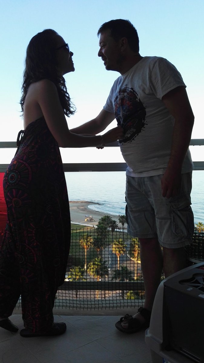Naty_Lincesa's tweet photo. #zapeando646 » 5 añicos  y medio !!! Y cada día le quiero mas, mi futuro marido!!! https://t.co/EuRNmNLVPr