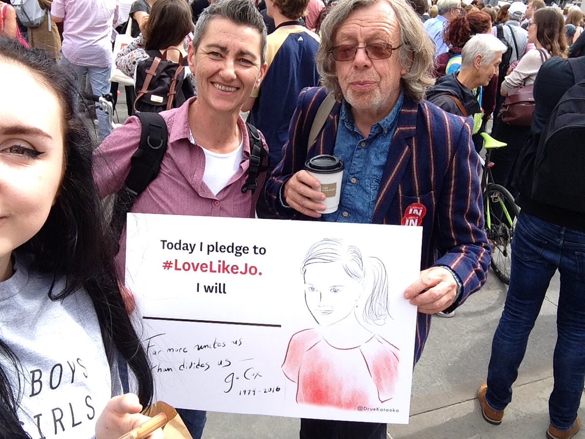 #MoreInCommon <a href="/BobLamoon/">Robert Lamoon</a> #rememberingJoCox