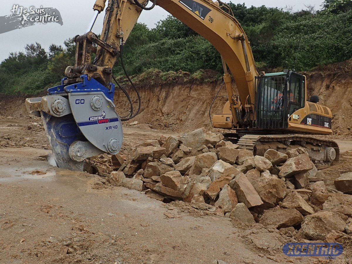 XCentricFrance's tweet photo. Livraison #XcentricRipper #XR40 sur #Caterpillar #330C pour Transports #Hellec TP (56)
#Xcentric #JeSuisXcentric https://t.co/X6Ezvd9R10