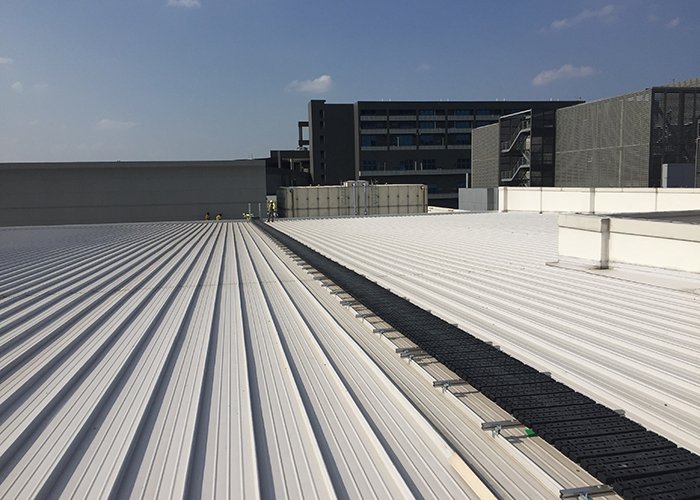 #Fallprotection solutions for standing seam #roof, #workatheight bit.ly/28Nox8B