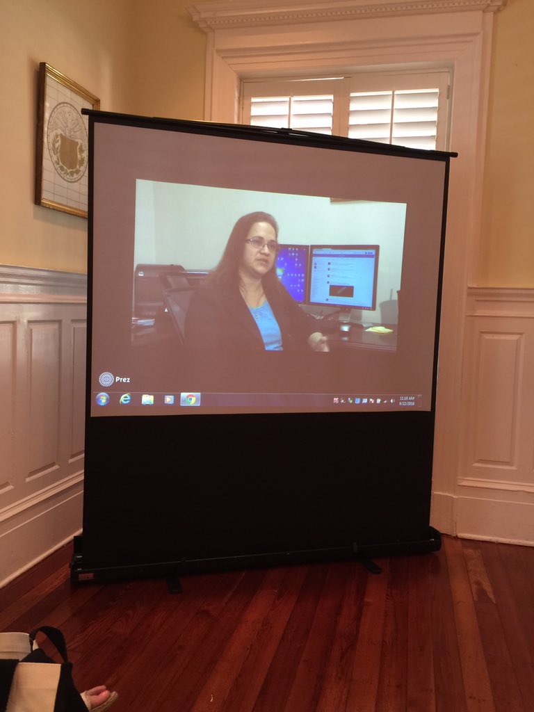 vwrightbama's tweet photo. Ana did not feel comfortable with using Twitter but knew her students were! Outside the box teaching ! #dla2016now https://t.co/DkXLtiYO20