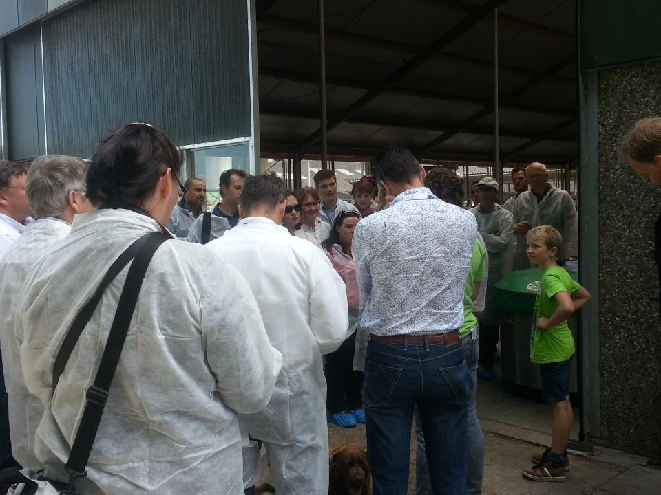 keeslokhorst's tweet photo. Farmer explains history of farm soppoterd by CRV and SCR applications. #pdf2016 #VHL https://t.co/LLpgi6FLmn