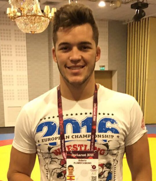 <a href="/milulucha/">mili ❗</a> bienvenidos tuiter y mucha suerte para ALEJANDRO CONCEPCIÓN allí estará con nstro campeón @robertops_96