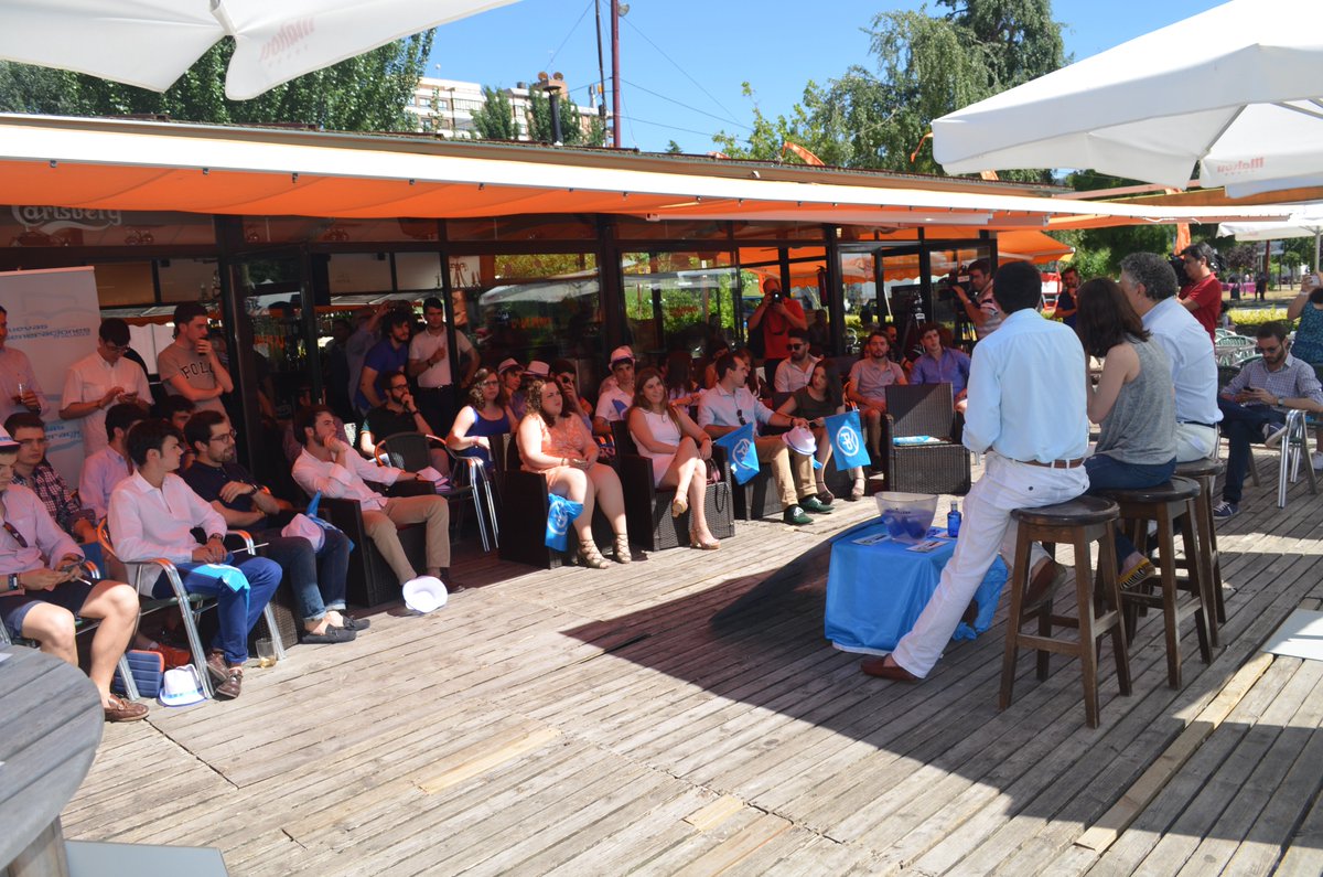 Desde Valladolid apoyando al <a href="/PPopular/">Partido Popular</a> con @ALevySoler y con la presencia de <a href="/jorgegb89/">Jorge Glez Barrante</a> y <a href="/TomasBurgosVa/">Tomás Burgos Gallego</a> #Afavor
