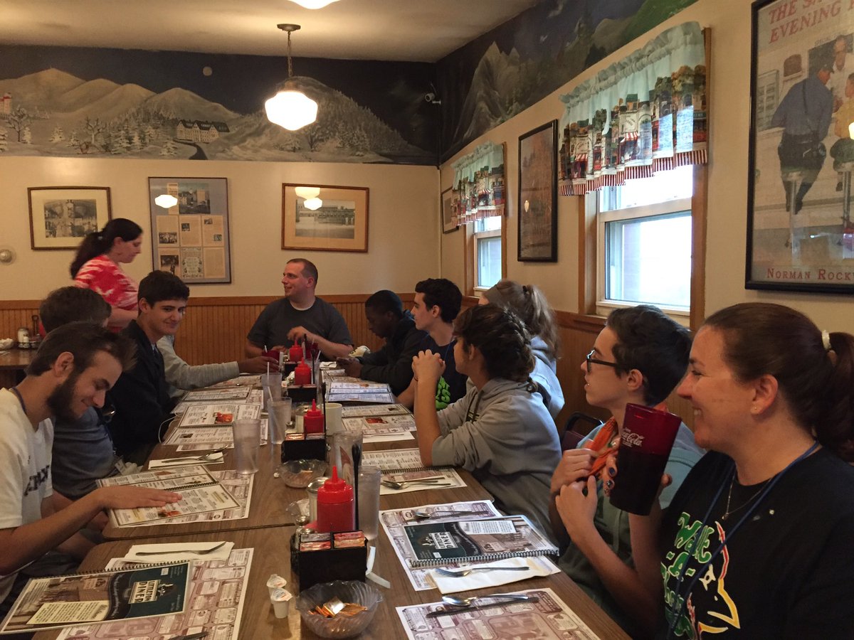 BishopGuertin's tweet photo. BSH US Province Mission Trip workers enjoy a well-earned meal at the Littleton Diner. https://t.co/qBBfsO5oks