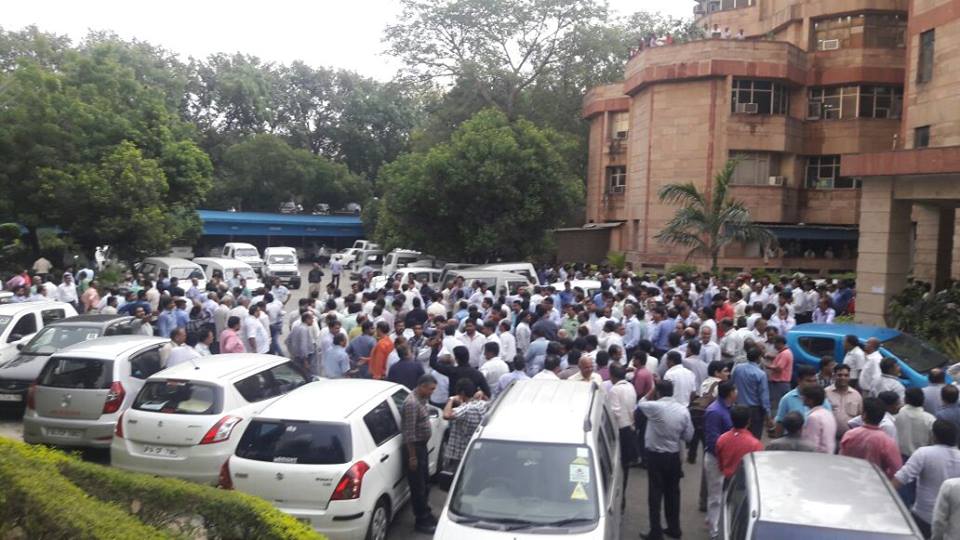 djbengineer's tweet photo. #djbengineers pics of today demonstration at Head office, DJB
#workwithrespect @KapilMishraAAP @ArvindKejriwal Sir https://t.co/5jv86f4W21
