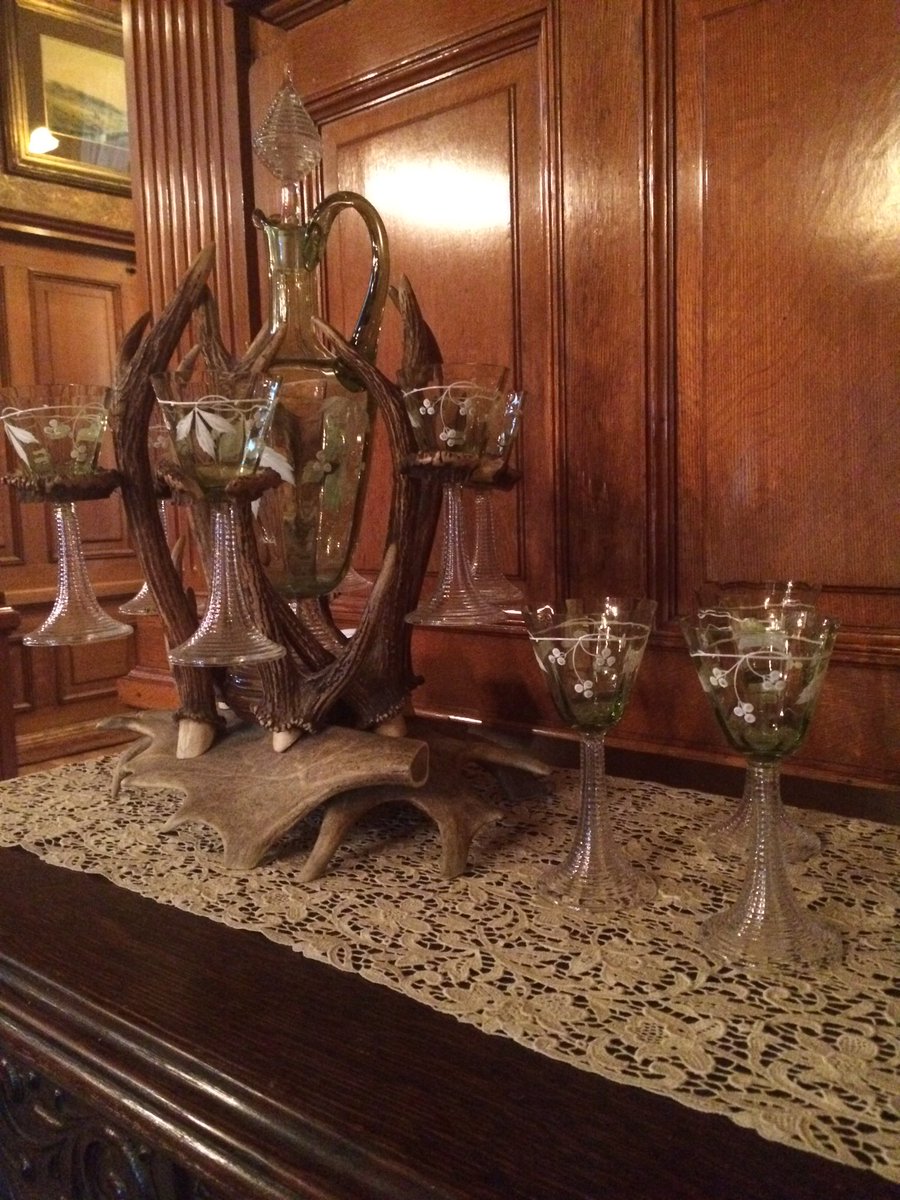 FrederickPabst's tweet photo. Stroll through the  @PabstMansion with wine in hand during the Summer Wine Tasting. https://t.co/aqm1Sh6Nkd https://t.co/RTqLY25T2p
