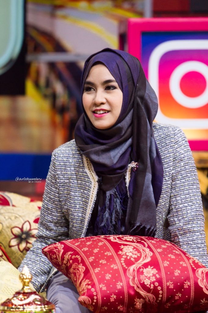 InsomNisaCMHOFC's tweet photo. "@yurisdewandaru @AnisaRahma_Adi #AdaAnisaDiTheCommentNET https://t.co/GJ1TLY3wIL