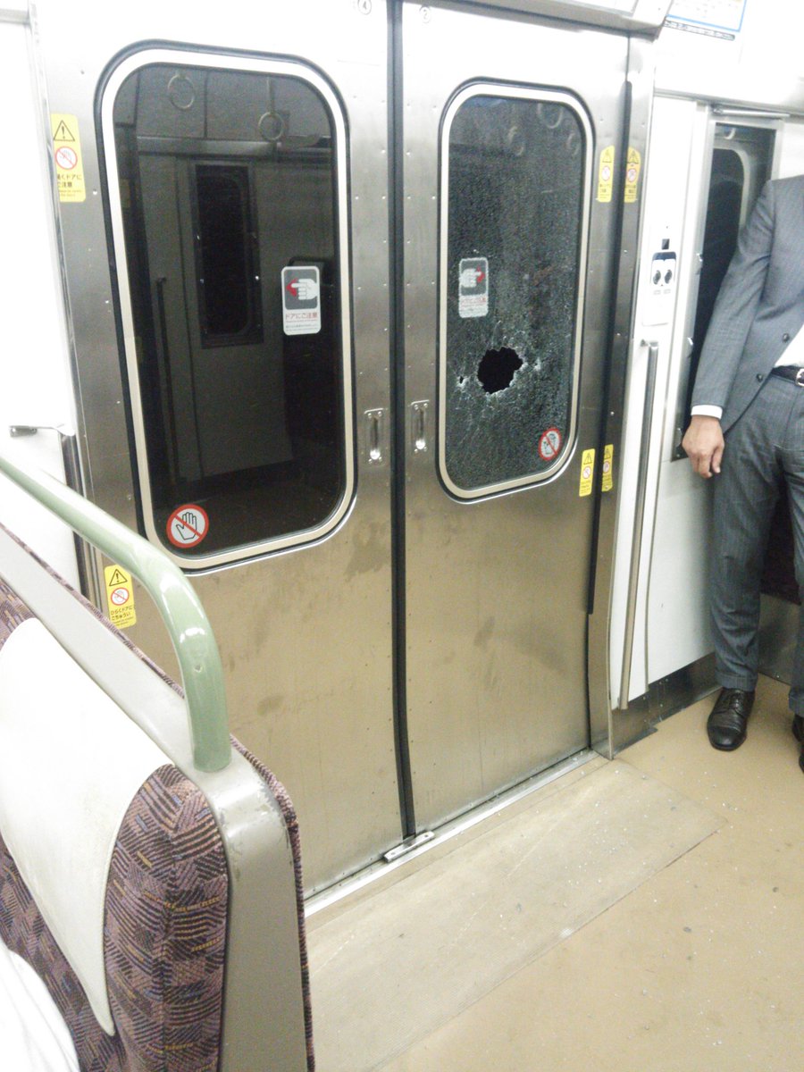 電車が大変なことに 土砂崩れの恐怖を生で味わいました。 生きて帰りたいと思います。