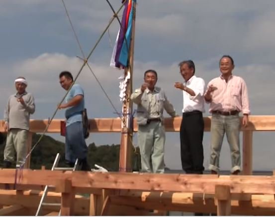 Watch Japanese Workers Build A Wooden House — Without Nails Or Screws on.digg.com/28WM5Gl via <a href="/Digg/">Digg</a>