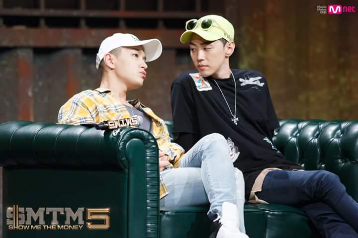 rewadisoisomya's tweet photo. แกคือ ฟฟกหกดแ กรี๊ด รูปคือแบบ สายตาเค้า #AOMG #GRAY #SimonDominic #simgray https://t.co/Gjfr3bNc14