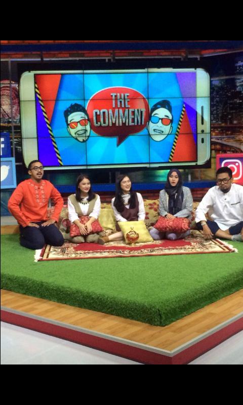 FxSudirmanJKT48's tweet photo. [PHOTO] @frieskaJKT48 @melodyJKT48 @AnisaRahma_Adi di Segment "BARITO"😘 @TheComment_NET #LaksaniSisterTheCommentNET https://t.co/cGSY1wrQGR