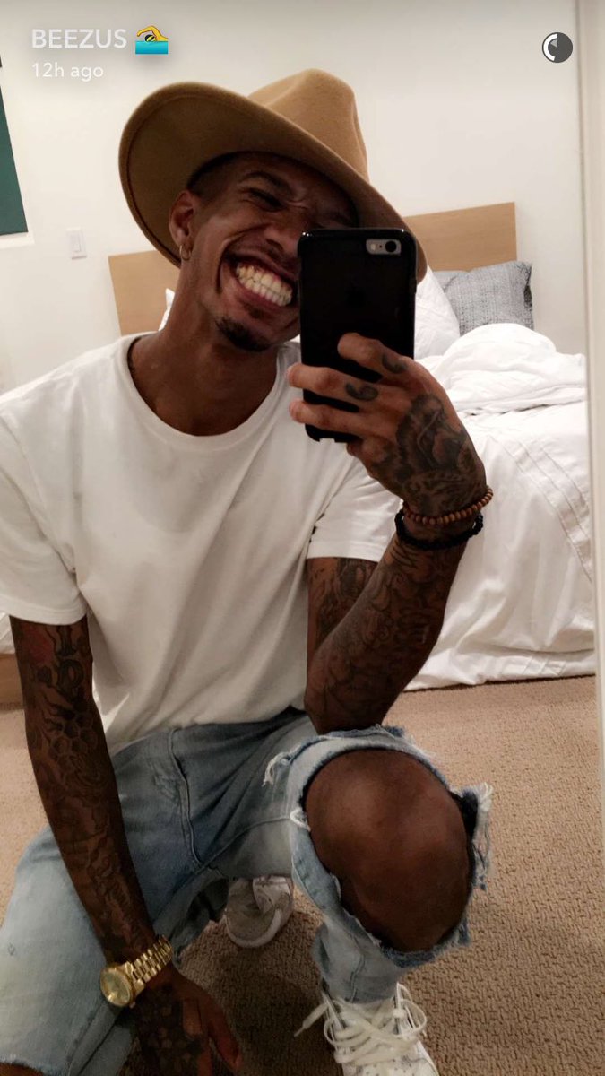 Shortieee_t's tweet photo. @bugattibeez Happy Birthday my love ❤️💖 Have a blessed day &amp; get F'd up. ☺️🎈 https://t.co/q3oXGf4VqK