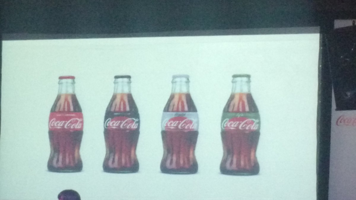 uniRSE's tweet photo. Nueva identidad visual de #CocaCola #MarcaÚnica @CocaColaAr promueve #BajasCalorías #cero https://t.co/RuKVkOH2cJ