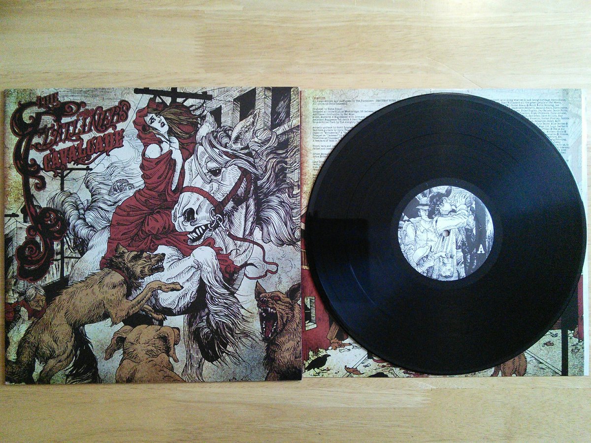 lastbeliever71's tweet image. #NowPlaying #TheFlatliners #Cavalcade #vinyl #punk #punkrock #record #LP #FatWreckChords @theflatliners @fat_wreck