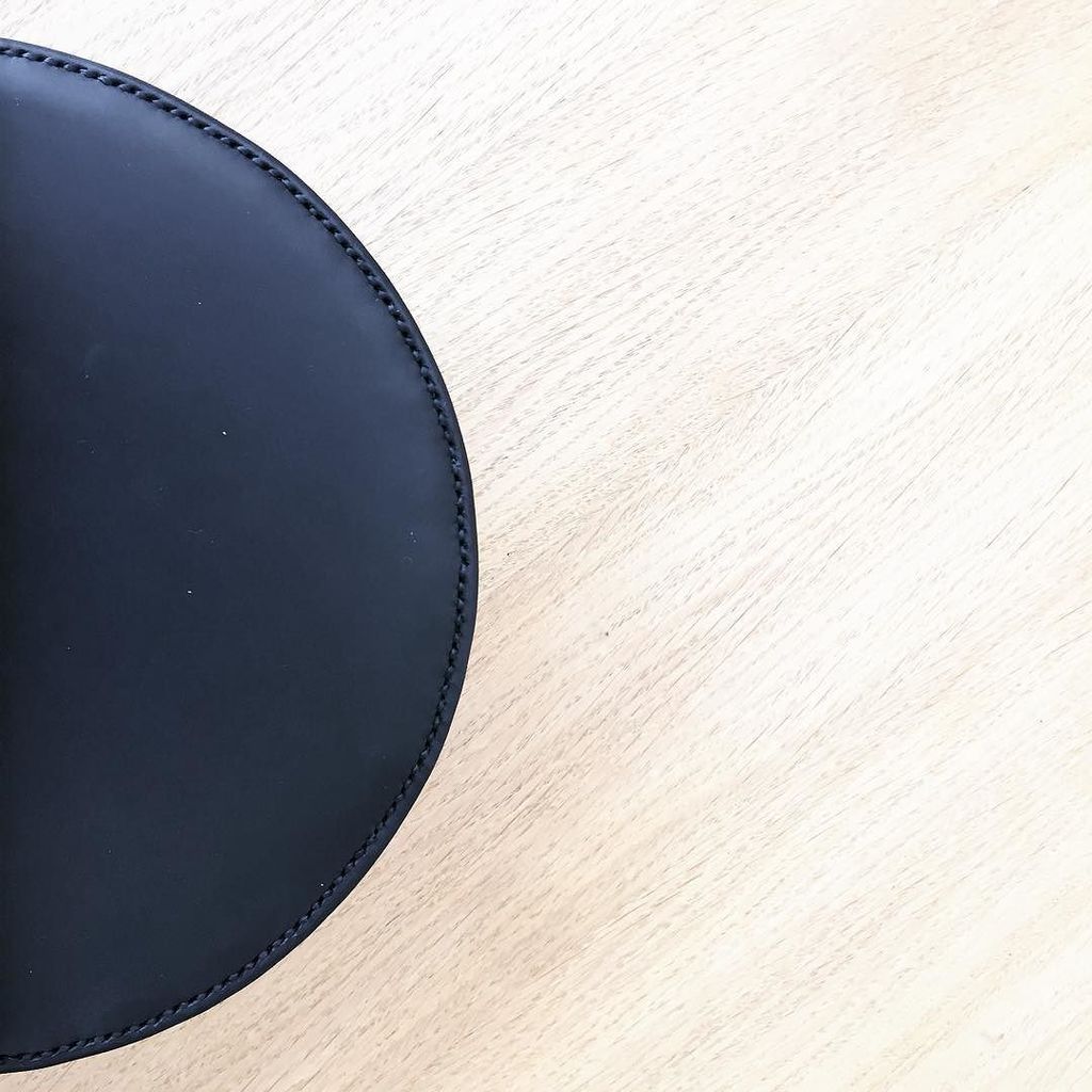 IALADIEZ's tweet photo. Oh oh. A circle's coming. #new #forsimplicitylovers #slowfashion #leatherbag #vegetablelea… https://t.co/6tKkjRZioM https://t.co/BvKFeDm7Gt
