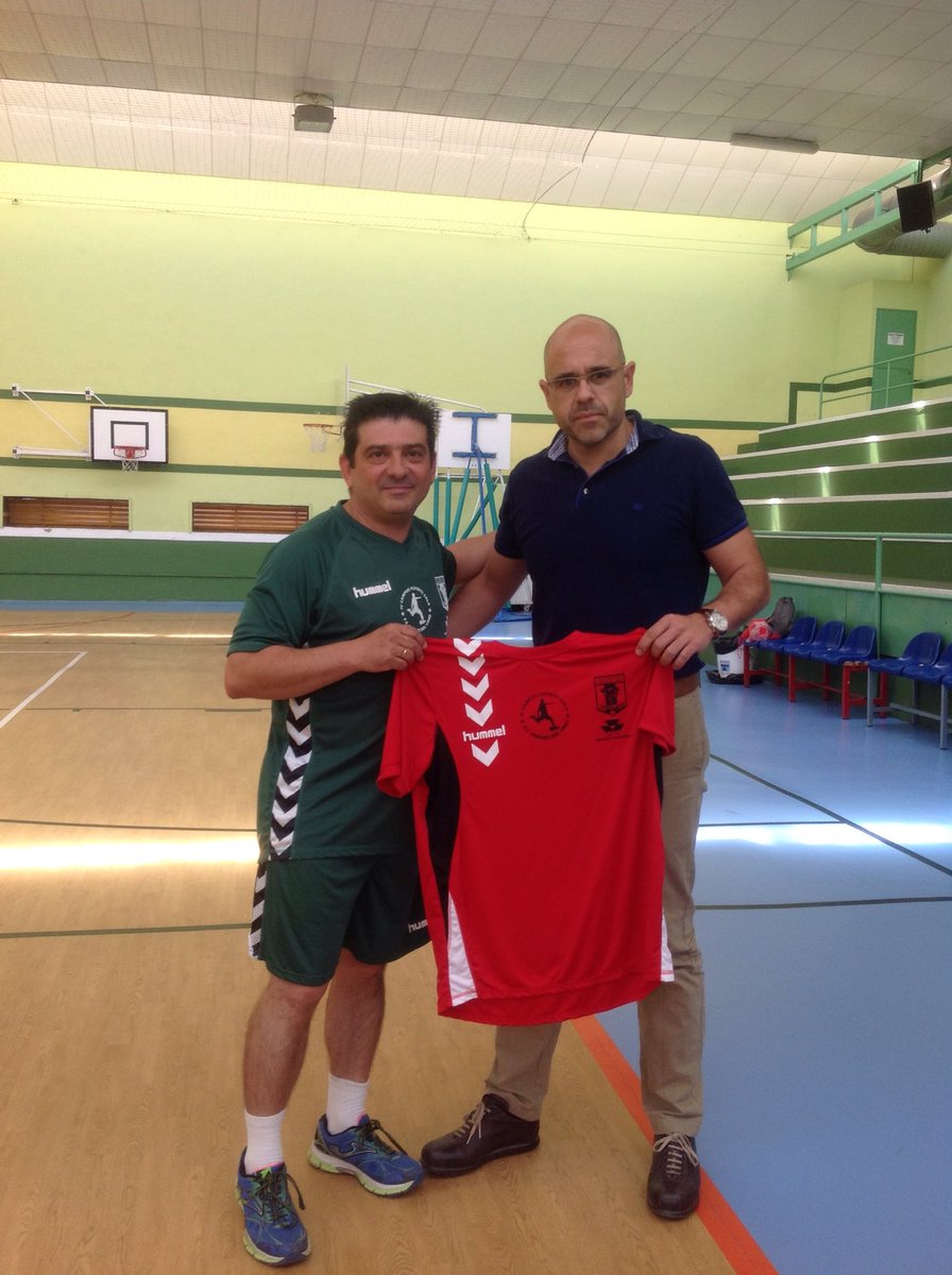 VinaAlbaliFS's tweet image. Hemos recibido la visita de Enrique Fernández-Marcote, Brand Manager - Massey Ferguson @MF_Spain #VamosMasseyCastro