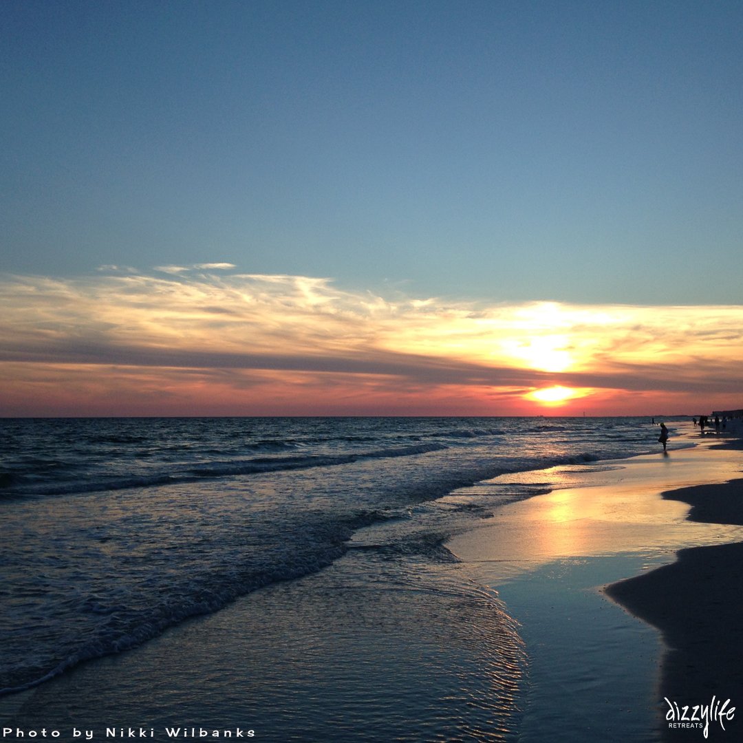 Dizzylife_Ret's tweet photo. Summers are for long days on the beach #wanderlustwednesday #florida #sunset #fortwalton https://t.co/zWye4Qcdq8 https://t.co/eejcz7wift