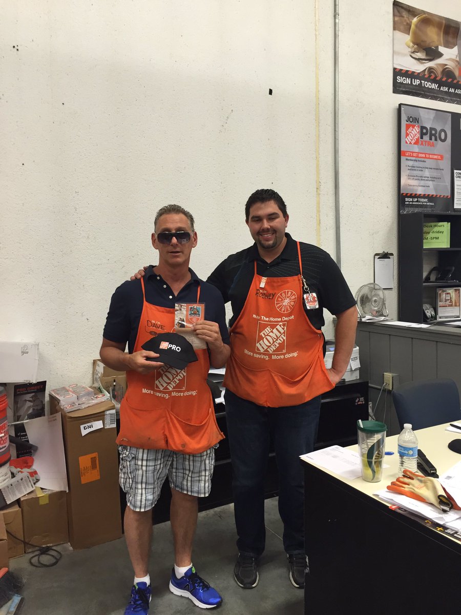 HD2776's tweet photo. Recognizing Dave our Pro lot associate and valued member of our pro team @XKerrigan @BarryStevenson6 @HD2776 https://t.co/9xBMzGkBnB