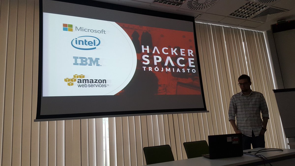 Marcin Młyński opowiada o #codesunday i #hackerspace3city na spotkaniu #KodujDlaPolski w <a href="/InkubatorStart/">Inkubator Starter</a>!