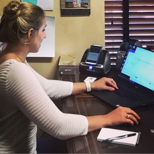 NanoHold's tweet photo. Use NanoHold to keep your phone in a convenient spot while on calls and working! #multitask #beproductive #work https://t.co/2tY3gYmgSN