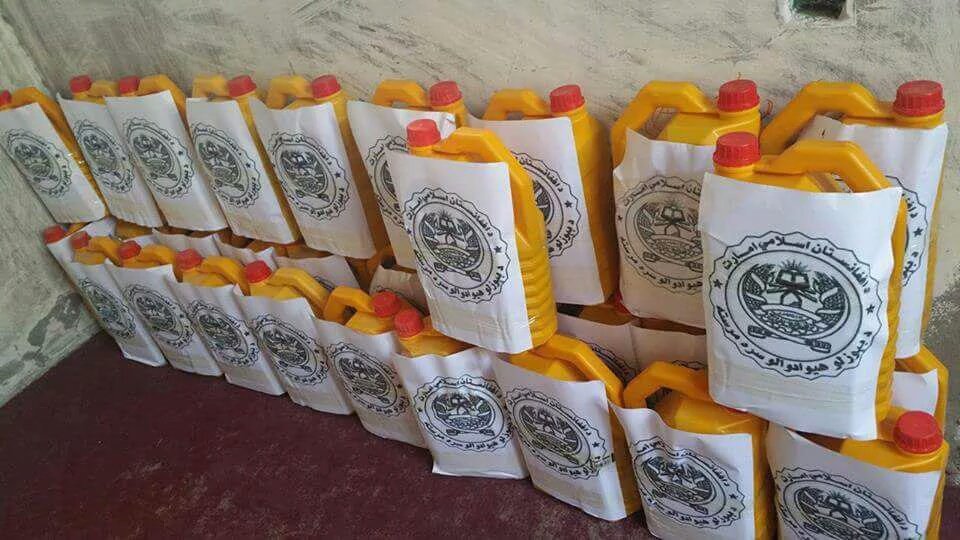 #Taliban 
#Kunduz: #RamadanFoodDistribution 
Is it under @ARG_AFG controlled area? 
Strange how they can do it?