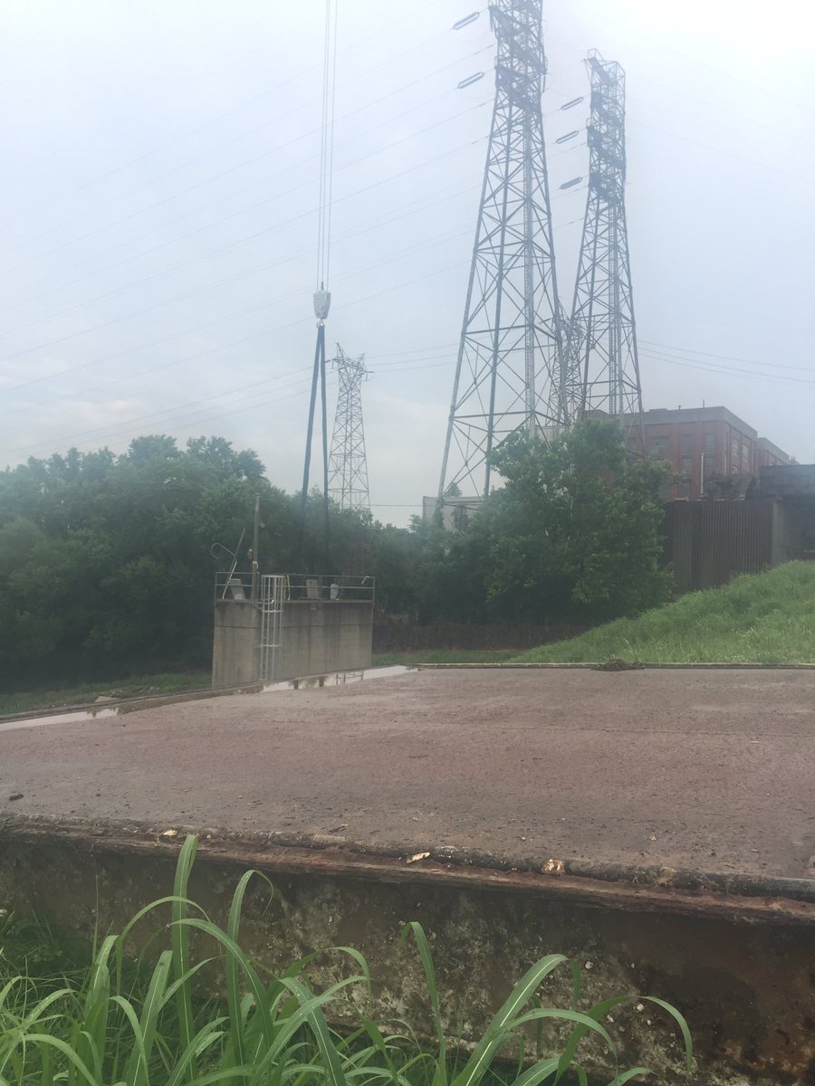 louisvillemsd's tweet photo. The old #PaddysRun gate's "useful life" ended in 1990 but the new gate will be able to protect 214,500 #MSDatWork https://t.co/9yAK5MmT6M