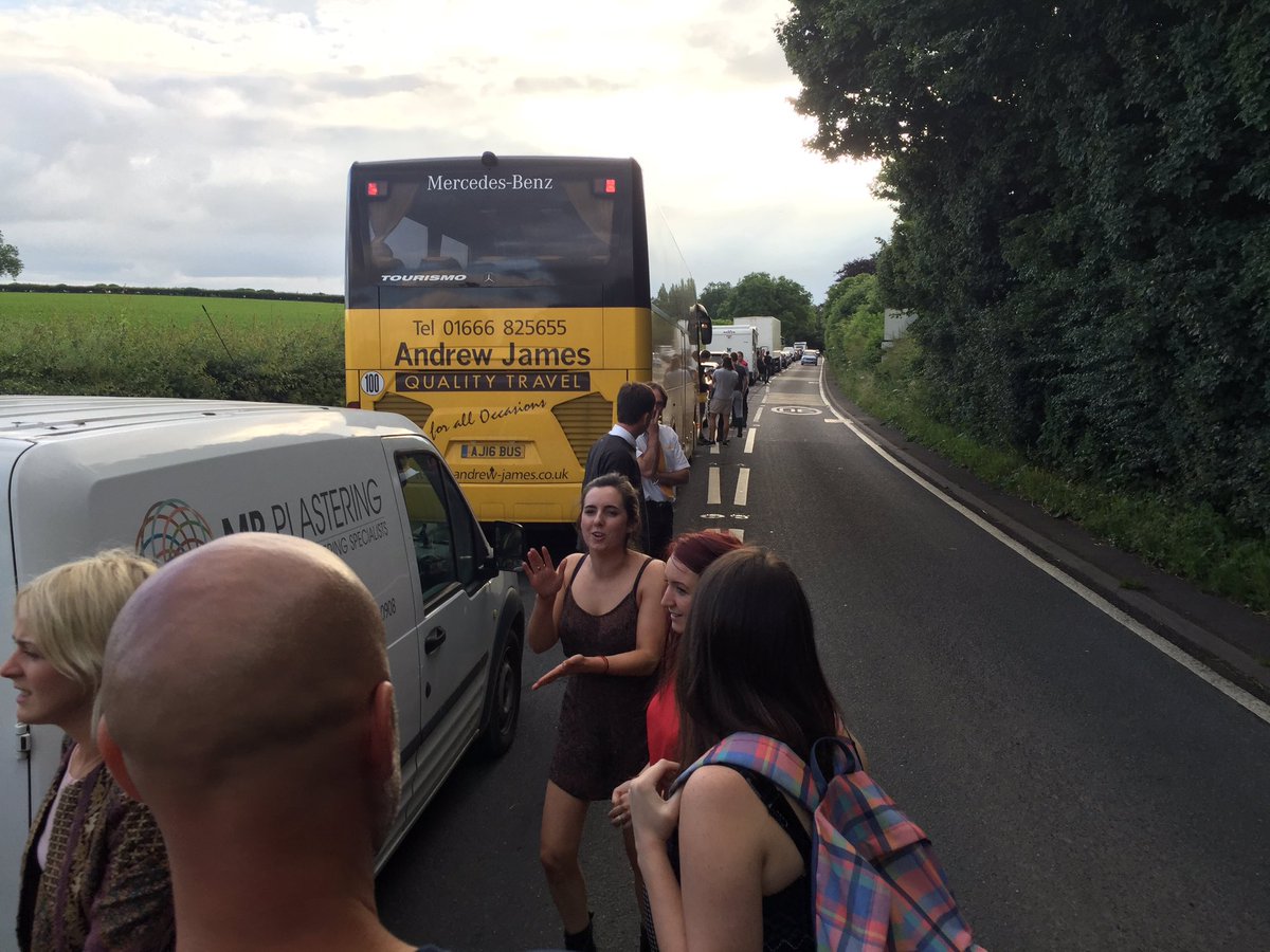 mainstonemedia's tweet photo. @LouiseCVE I'm here #glastonburytraffic 6 miles away and moved 50meters in last hour. Considering walking now. https://t.co/RTXUOu4HOp