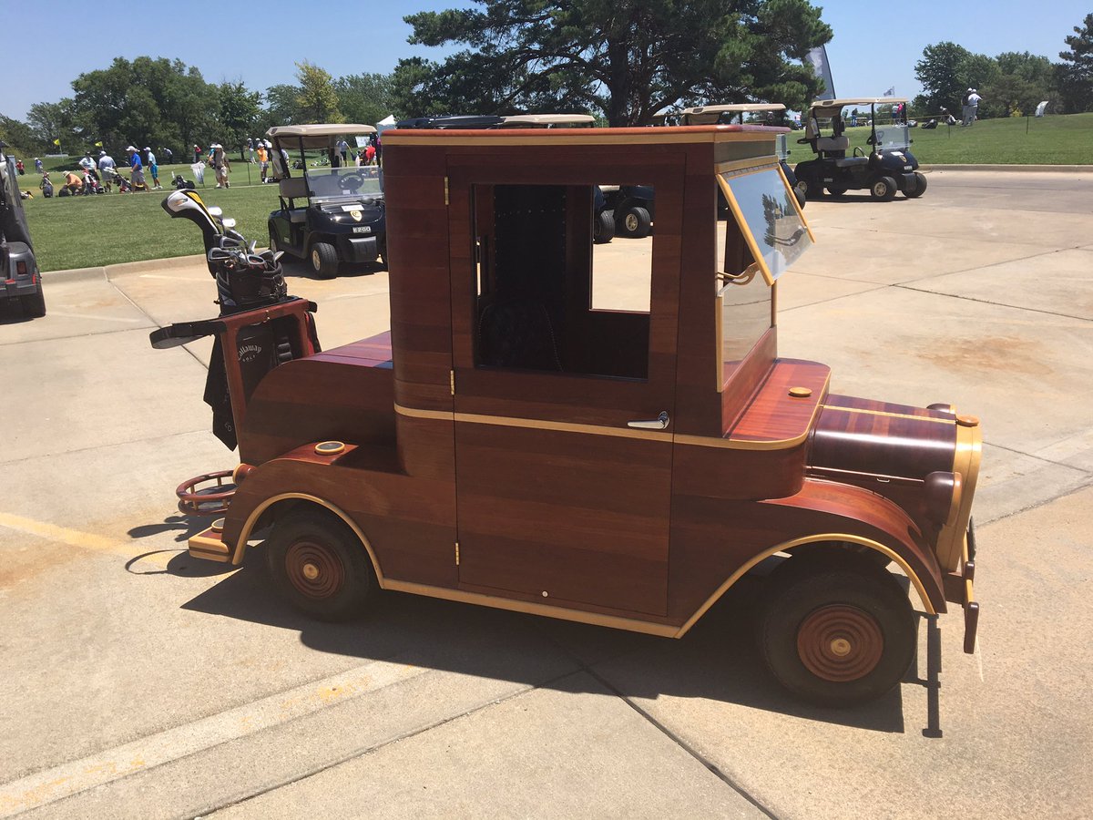 Old-school course, old-school cart. ⛳️