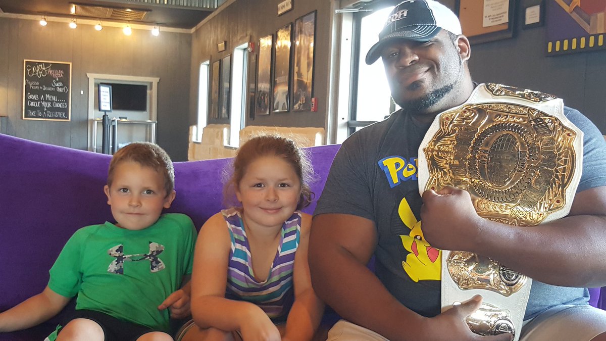 Out in Fredericksburg. Reppin @InspireProWres at <a href="/FritztownCinema/">Fritztown Cinema</a>. They have HUGE pretzels! And great fans!