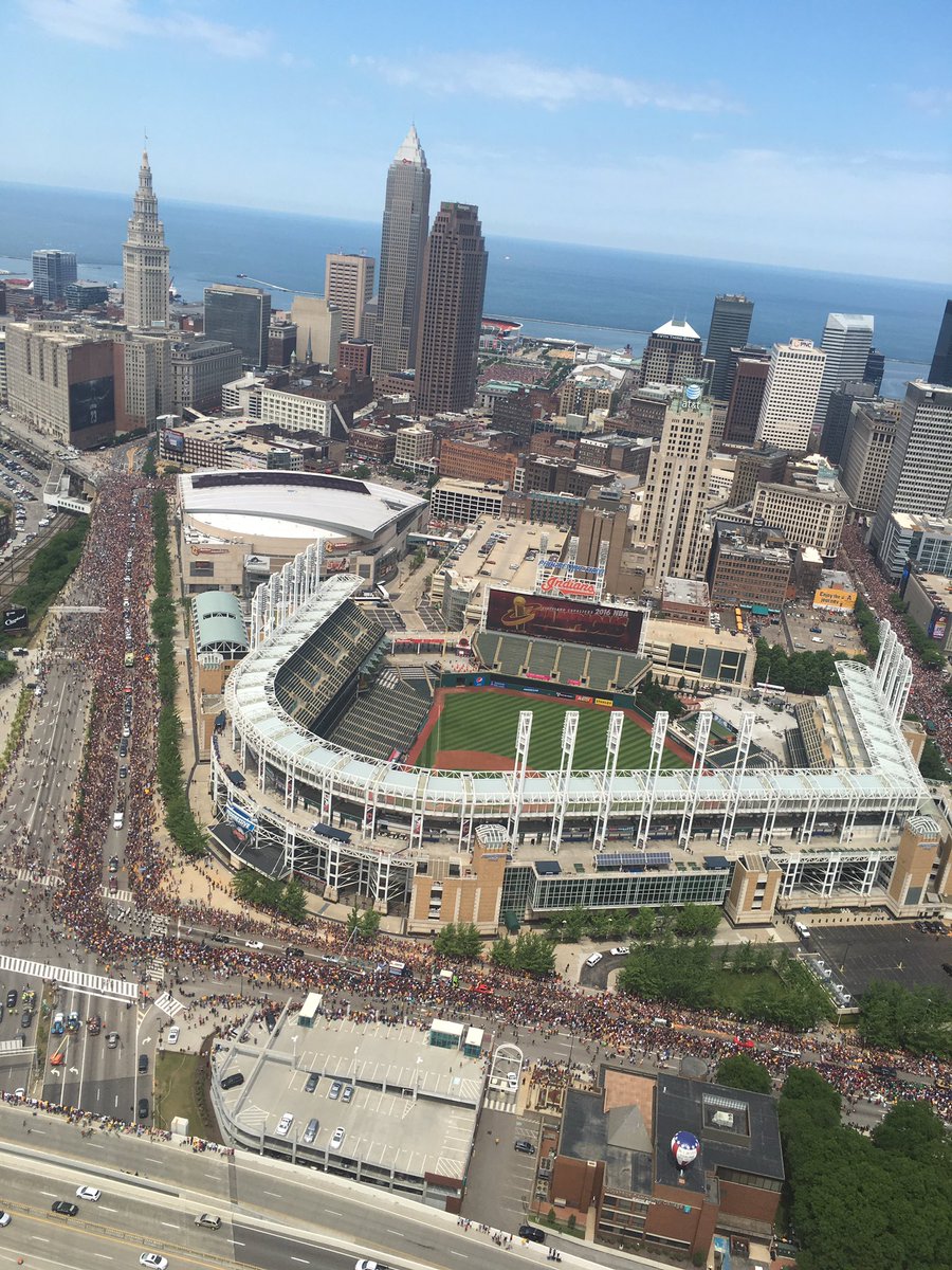 DustinFox37's tweet photo. Cleveland. https://t.co/qg0KwmKIfg