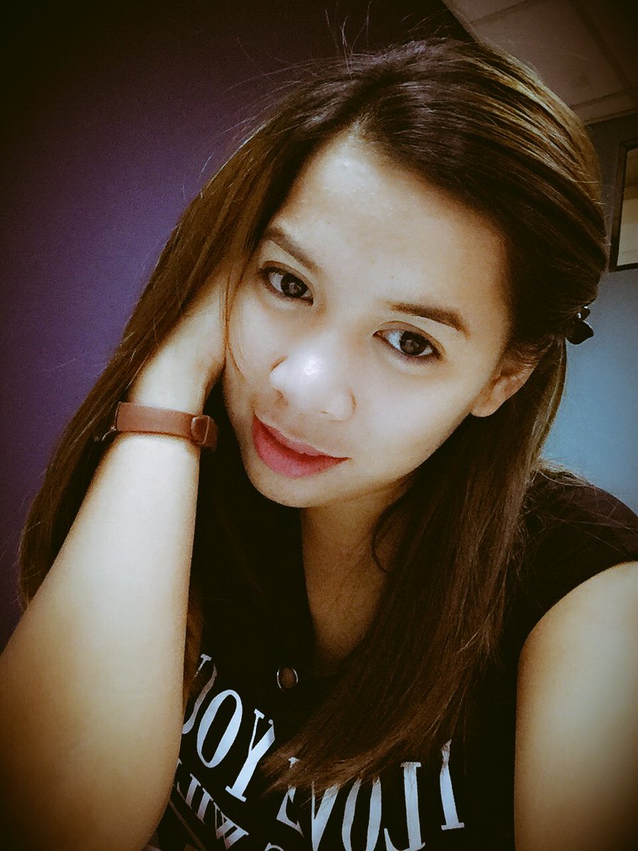look me in my eyes..👀