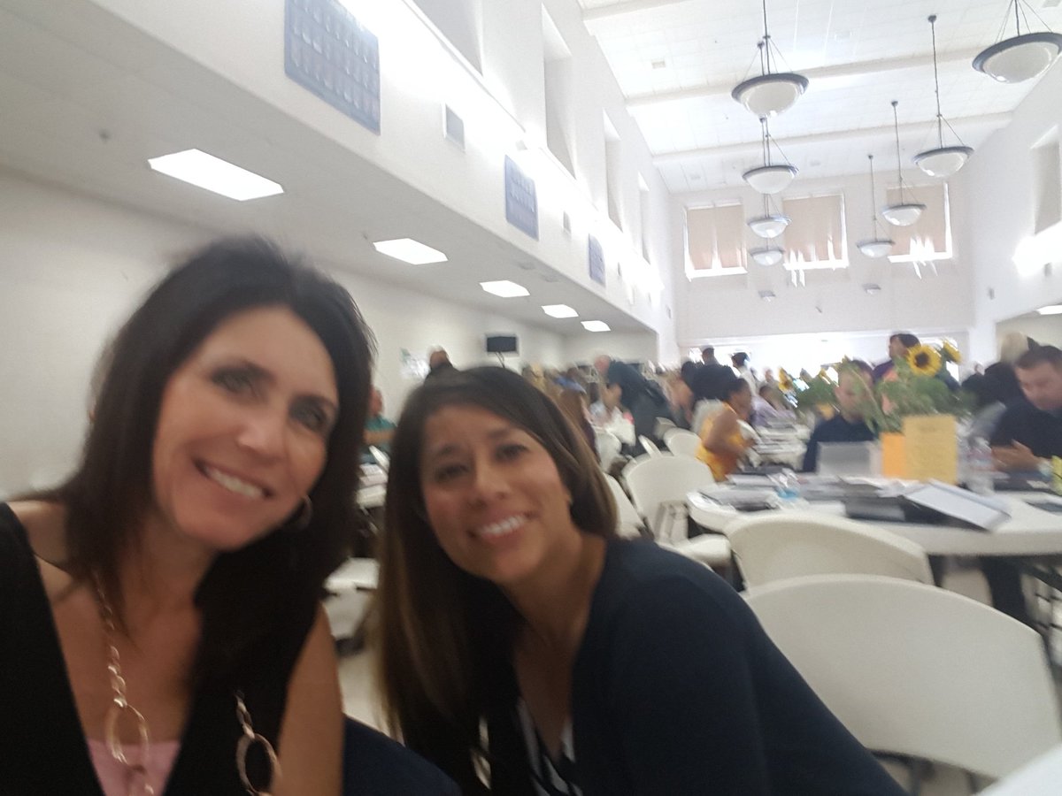 TenayaBraves's tweet photo. Bullard region MS in the house!! #principalinstitute2016 https://t.co/cMxwPTqOnH