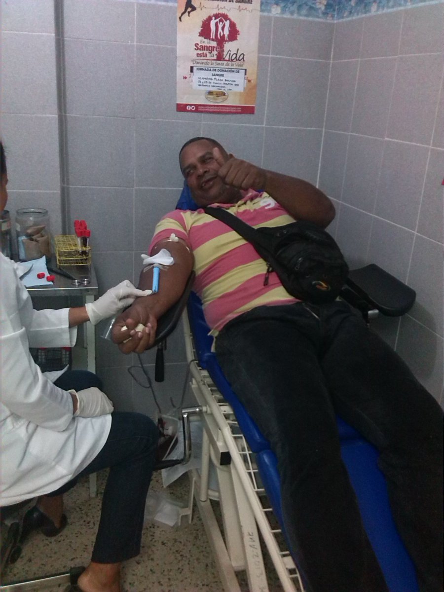 DionyereuPDVSA's tweet photo. Segundo Dia del Maraton Internacional del Donante de Sangre #SeUnaEstrellaSalvaVidas @HectoRodriguez @LuisanaMelo https://t.co/WcZ8uLUDka