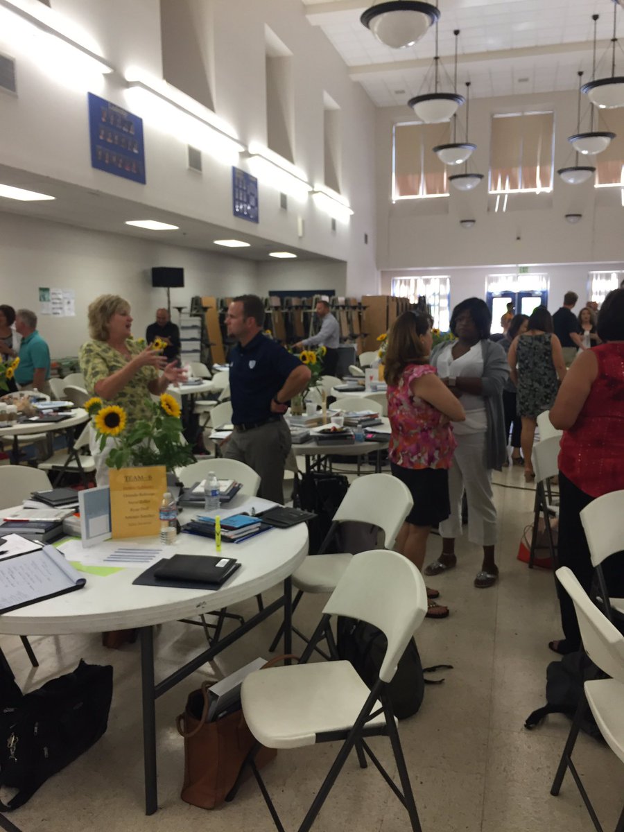 Principals networking and learning from each other.    #Principalinstitute2016 <a href="/fresnounified/">Fresno Unified</a>