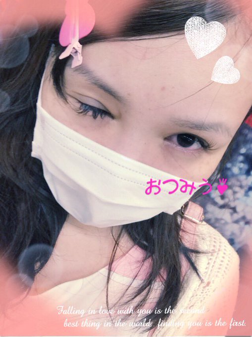 ひびやんカワユスと思ってずっとツイートみてたらみんなにお疲れ様言うの忘れてましたヾ(･&omega;･`;)ﾉ  &hellip;お休みです！ goodnight🌟 マツエク取れそうw https://t.co/FUBia2j