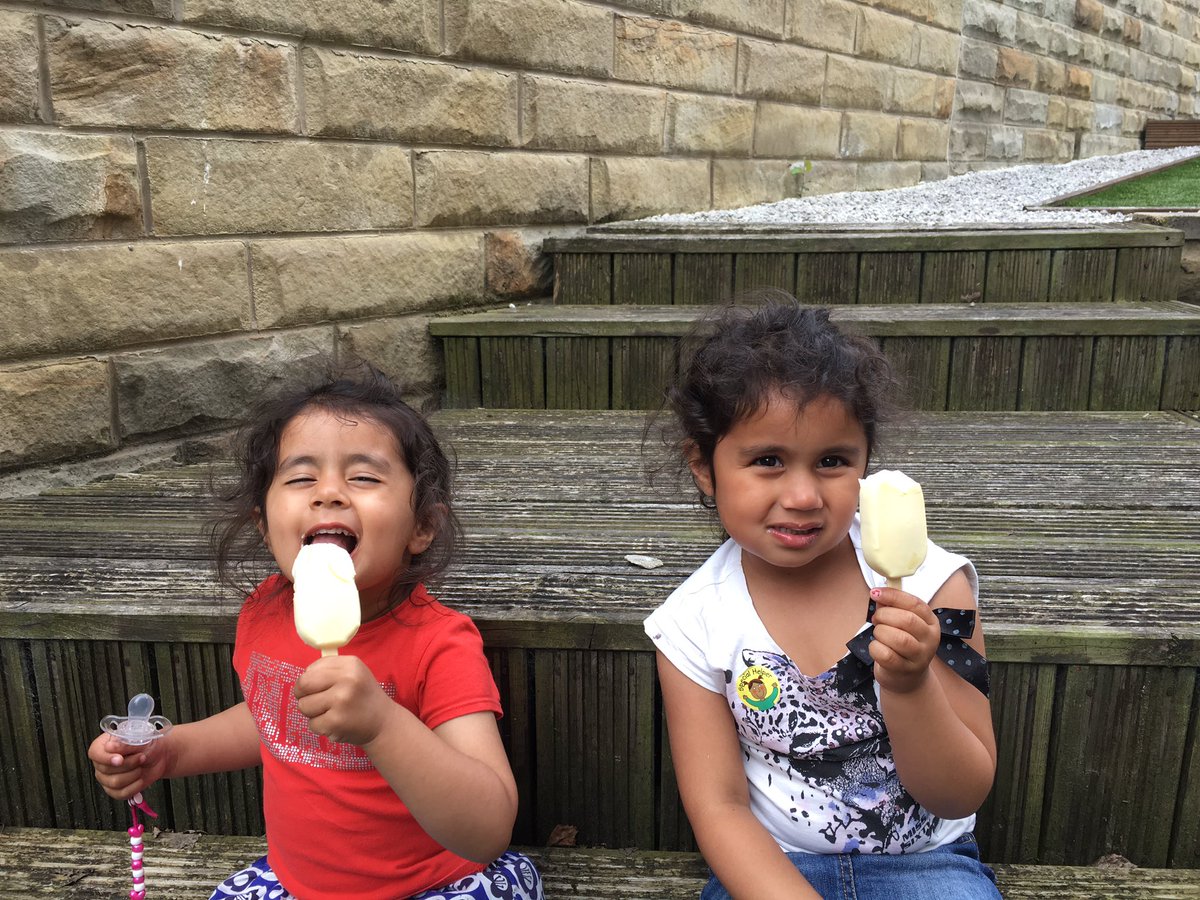 AsifChoudry's tweet photo. It would appear #MiniMagnums are for Mini Choudrys @MagnumIceCream https://t.co/xkczL62Bwi