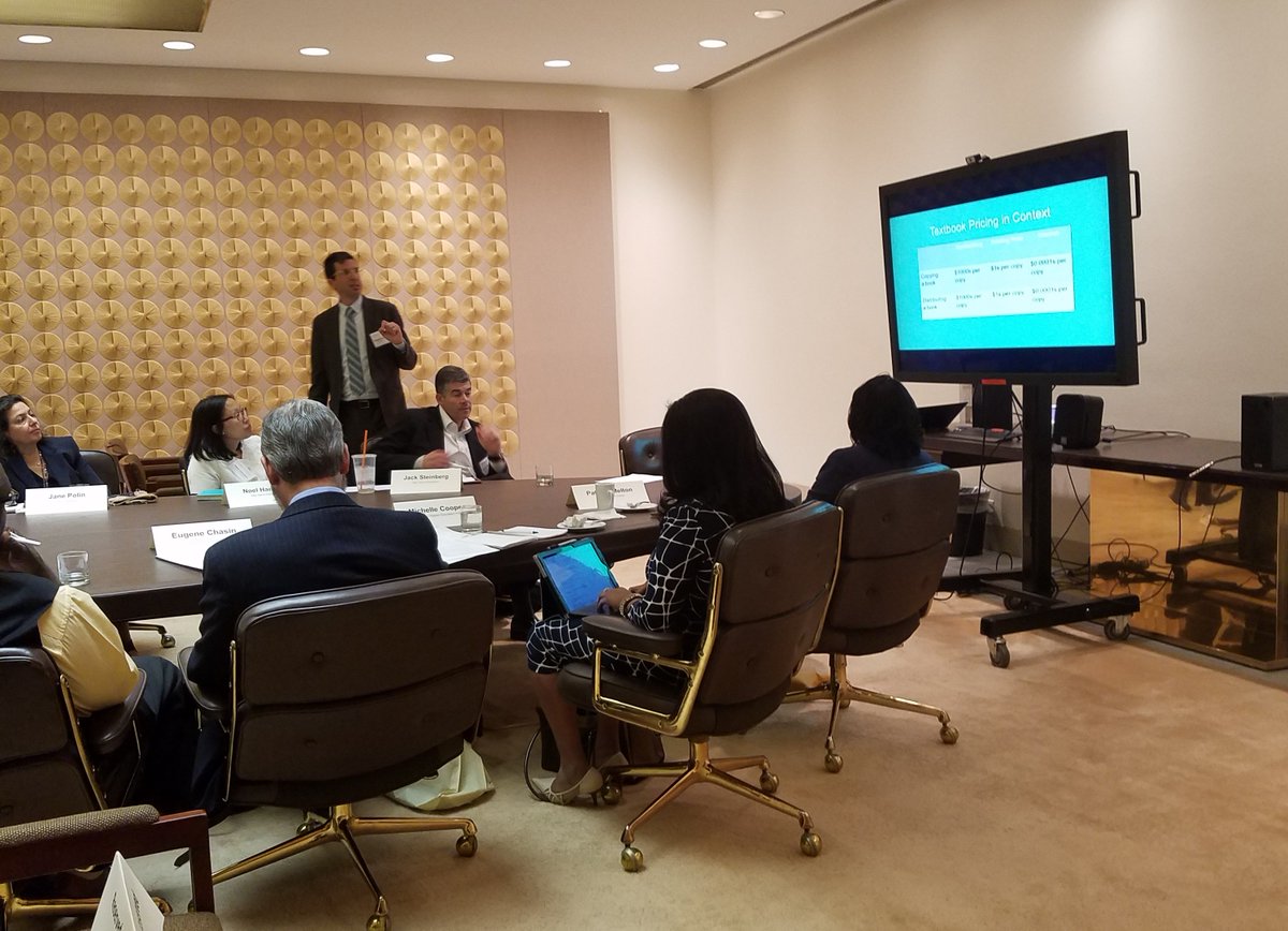 FreeCollegeNow's tweet photo. .@rasebastian of @AchieveTheDream presenting on #OER at our #CFCTSummit. Learn more: https://t.co/3yVn1acOmU https://t.co/KG1To0RS03