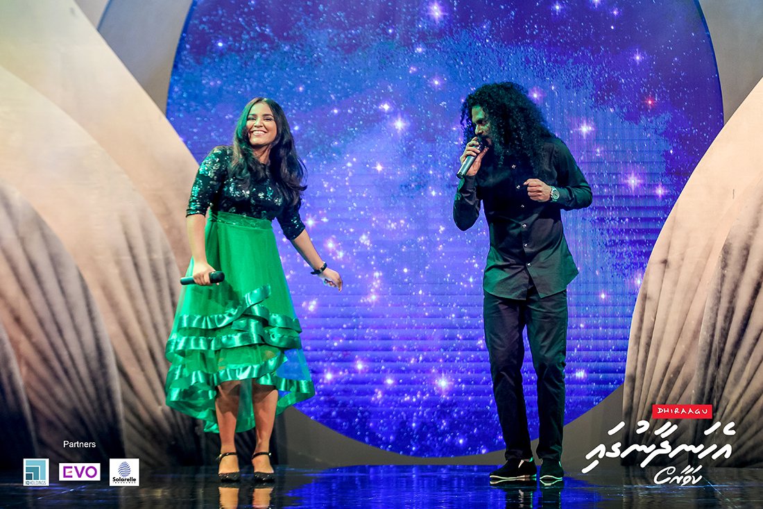 ehandhaanuga's tweet photo. Song: U'dun Tharithah
Ahmed Adil &amp; Laisha Junaid
My Tones: 29202/29203
#EHCovers https://t.co/vp6esc76GS