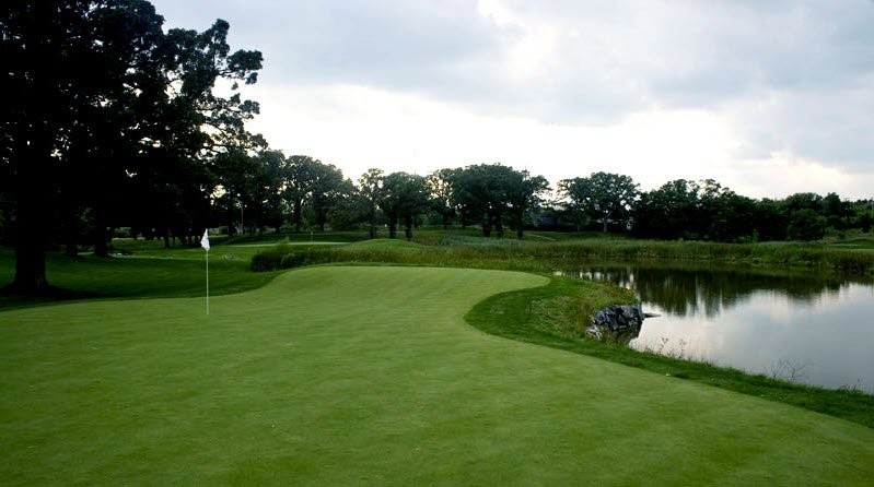 GolfNowChicago's tweet photo. Makray Memorial Golf Club in Barrington, IL has challenges with spectacular views. https://t.co/oSsupxgcCl https://t.co/YdCYWmjAtl
