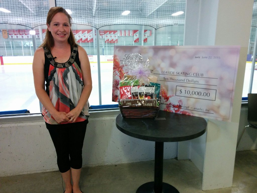 Congrats to our coach Jen Williams on being recognized by @LindtCanada  #lindtmakeadifference campaign! True hero!