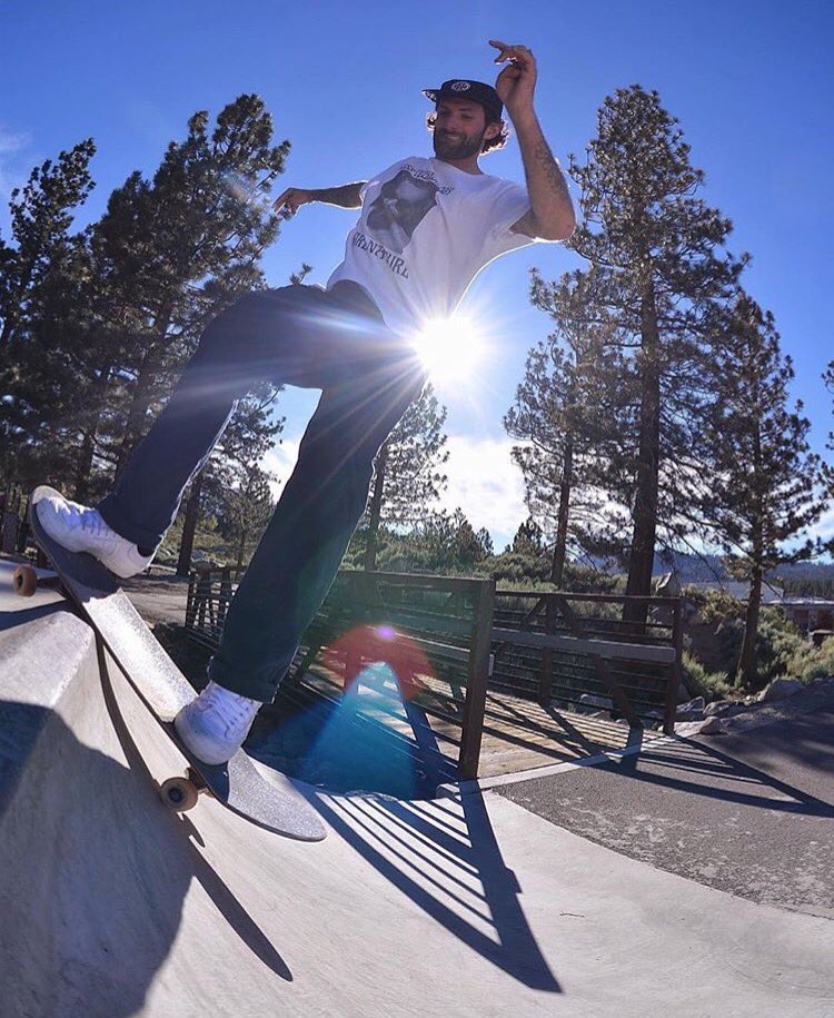 jlaskatepark's tweet photo. 🌲 #GoSkateboardingDay ruled. WhereWereYouDotCom? #BrothersPark https://t.co/6LyMzHR0Hv