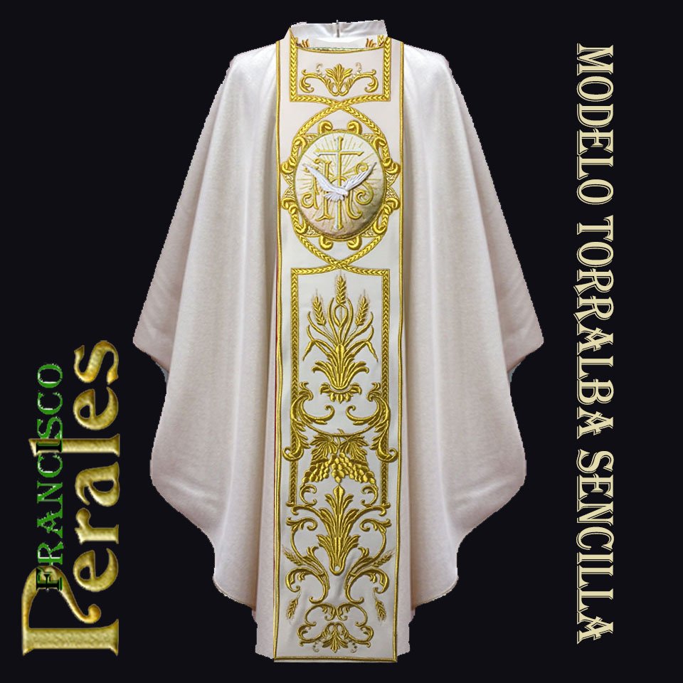 bordadosperales's tweet photo. Casulla blanca bordada en aplicación oro. Precio 1.200 euros #parroquia #párroco #iglesiacatolica #casullas https://t.co/MswFjQEVkG