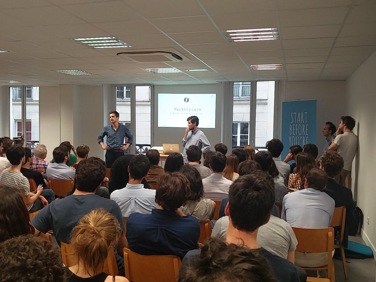 Chomunityfr's tweet photo. Lancement des 17 startups @TheSchooLab avec une intro qui a mis le paquet du @LeSlipFrancais https://t.co/Vg9aduPjGQ