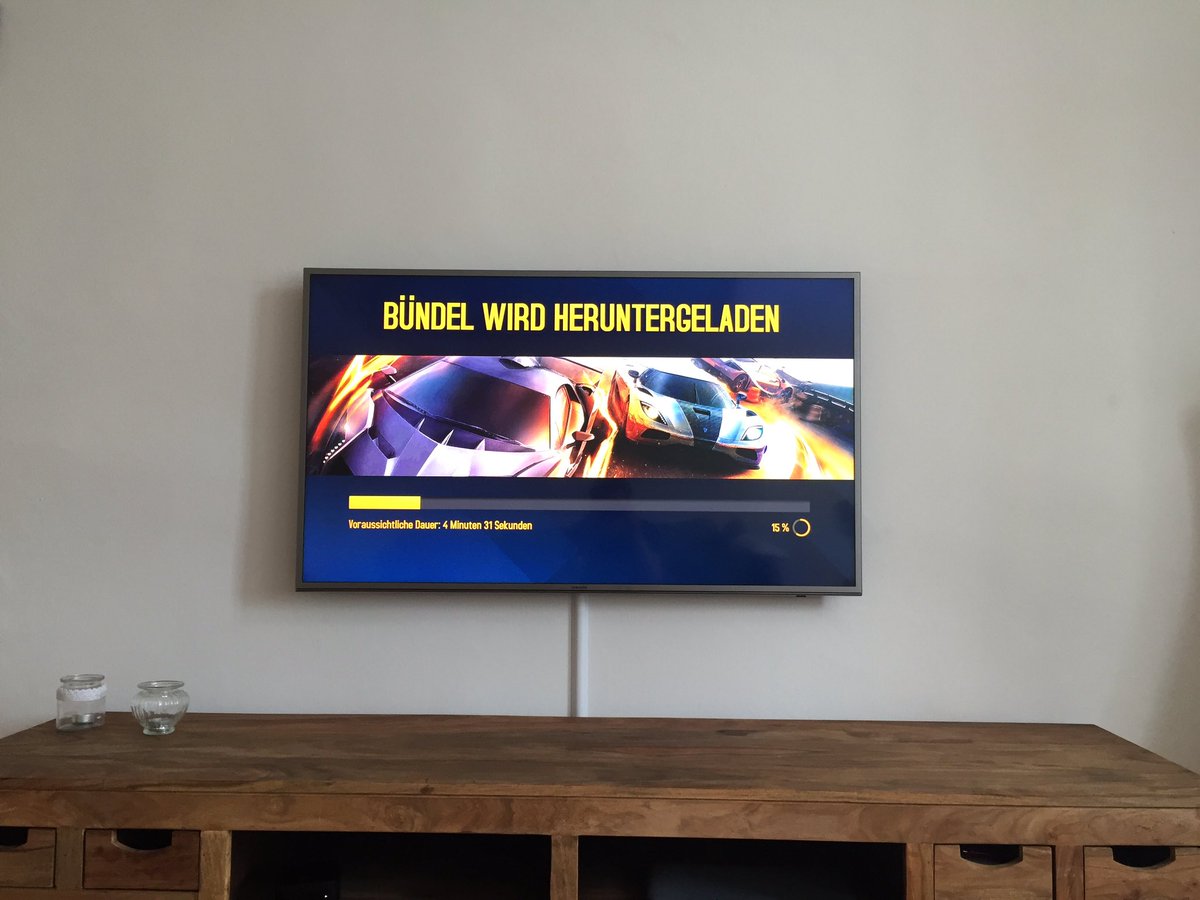 DerWurscht's tweet photo. Wer hat denn das übersetzt??? #asphalt #AppleTV #bündel https://t.co/gqysHsnV5w