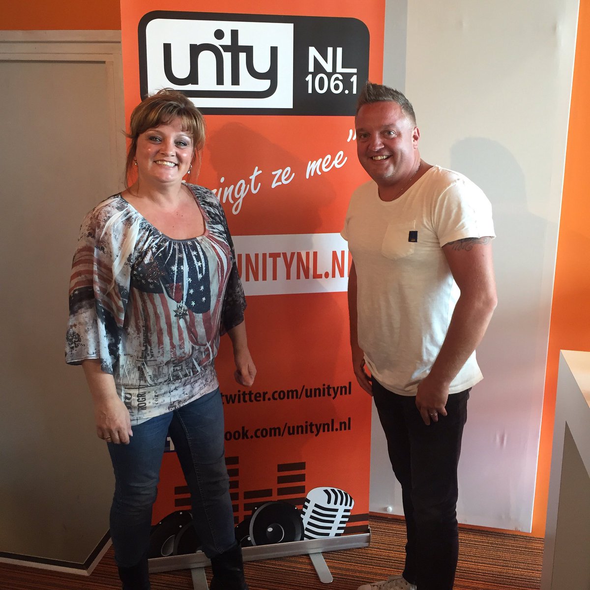 Vanavond waren <a href="/Temming1Temming/">Temming&Temming</a> te gast in de studio met de eerste single samen 'Zomerliefde'