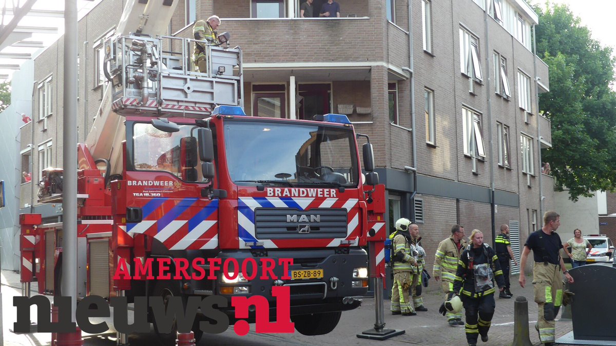 Deur geforceerd bij melding schoorsteenbrand in binnenstad amersfoort.nieuws.nl/112/9183/deur-…
