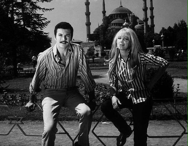 Kartal Tibet ve Filiz Akın Sultanahmet Meydanı